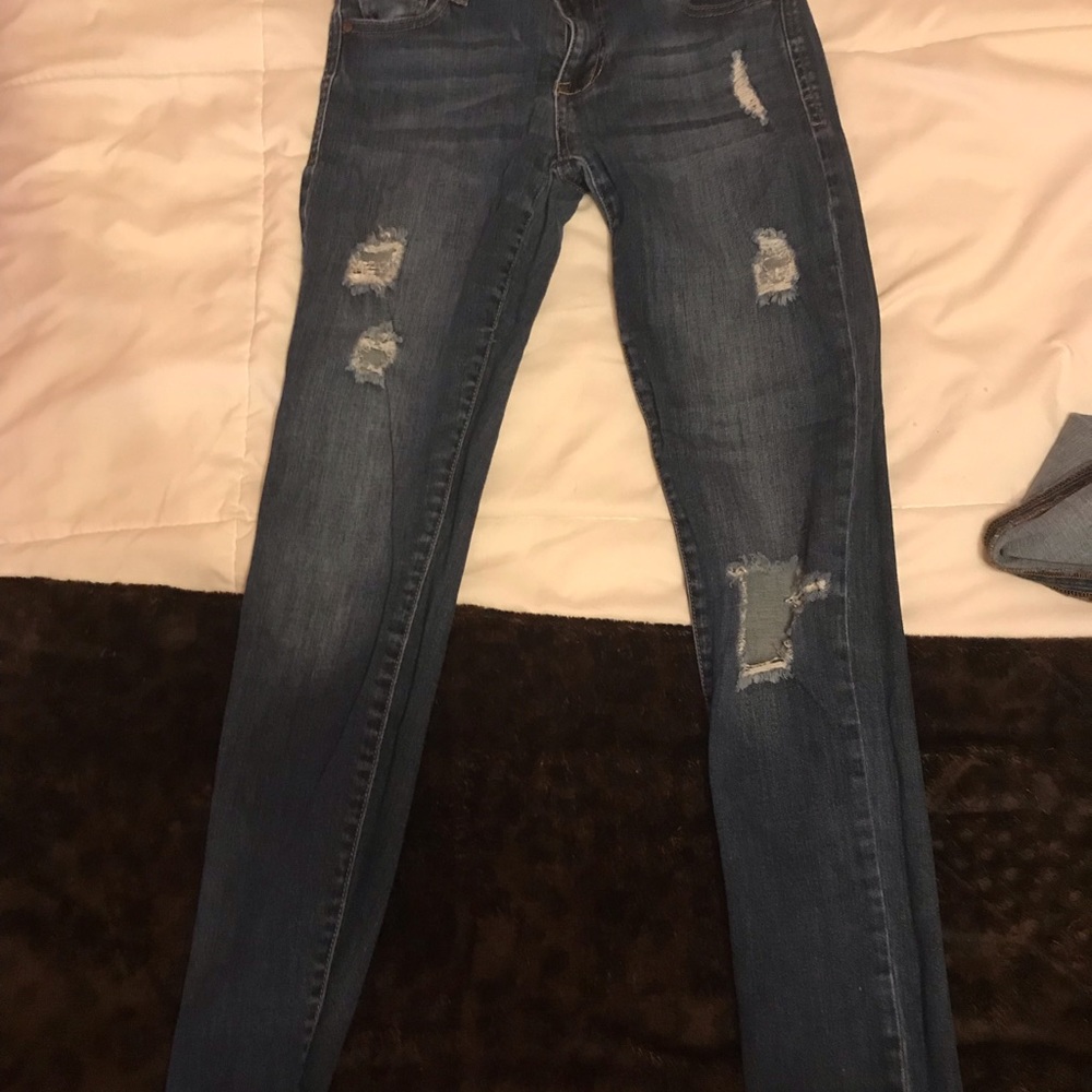 Distressed jeans size 25